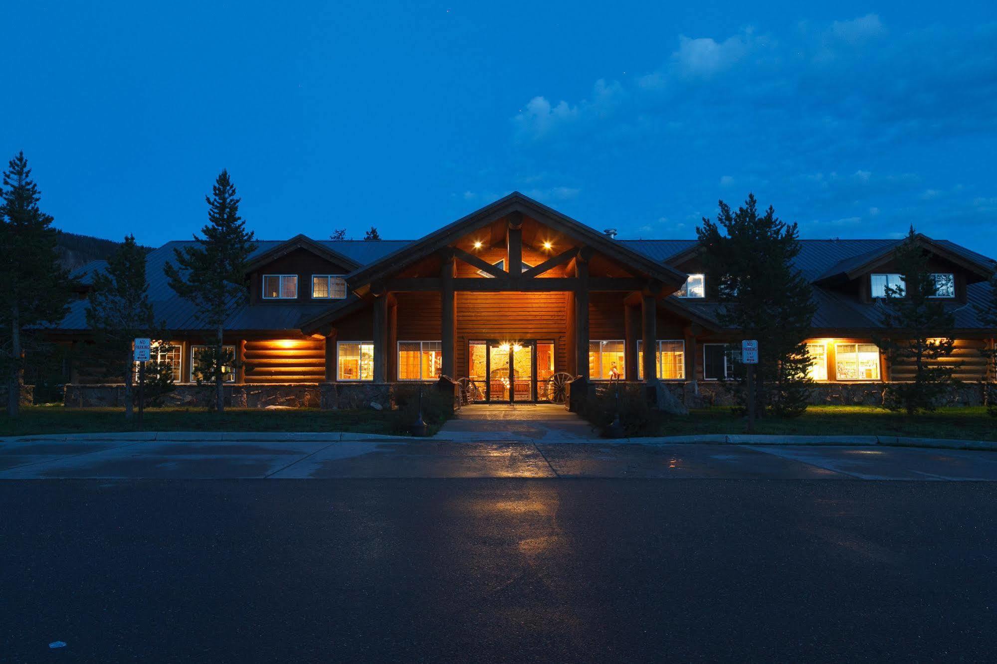 מורן Headwaters Lodge & Cabins At Flagg Ranch מראה חיצוני תמונה